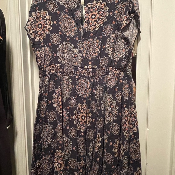 100% to NON-PROFIT Torrid Skater Dress Medallion print Sz 2 Soft & flowy - Picture 2 of 4